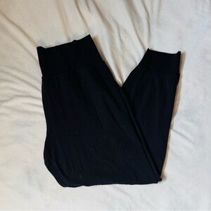 Athleta salutation jogger black